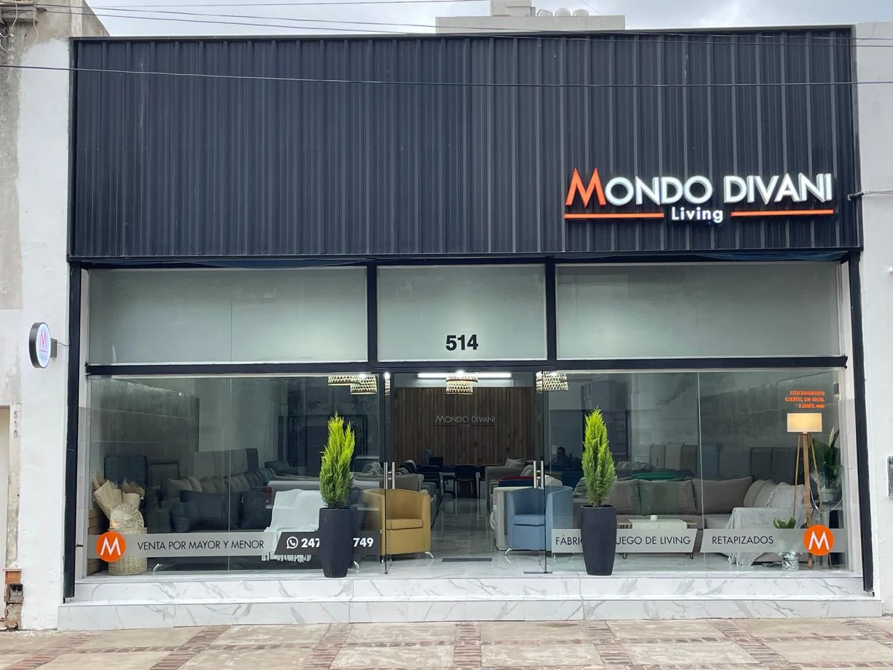 Showroom Mondo Divani Living, Pergamino